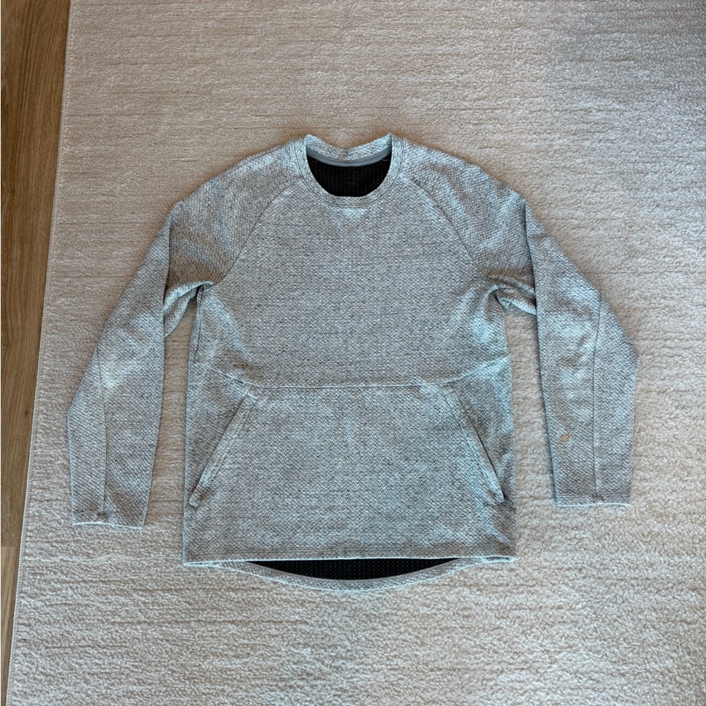 Men’s Lululemon at ease heathered gray long sleeve crew neck size M